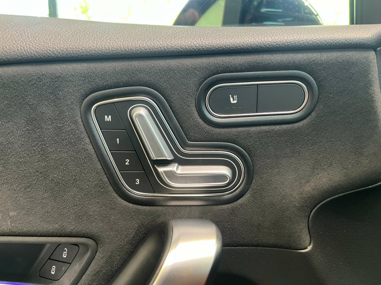 Mercedes-Benz A 180 A 180 7G-DCT AMG-PACK Panodak/Sfeerverlichting/... Leconte Motors