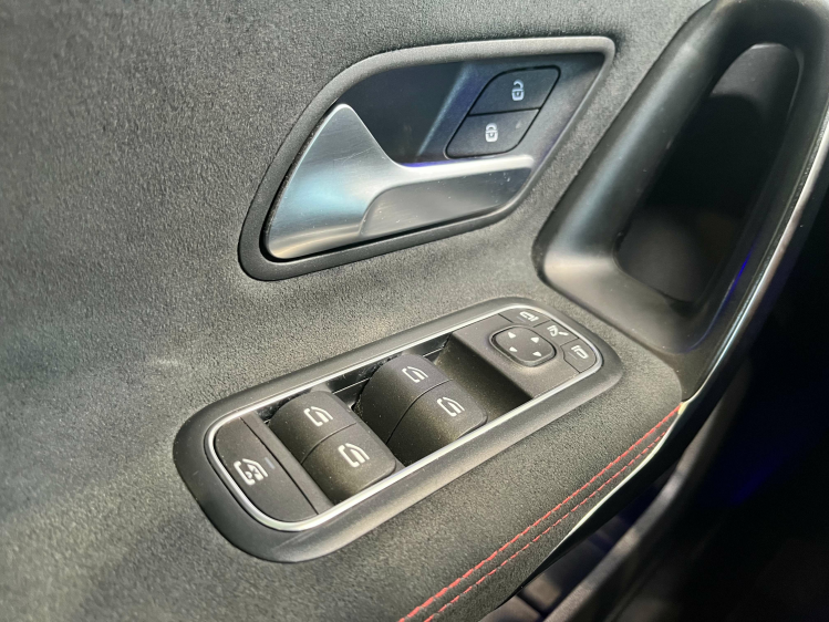 Mercedes-Benz A 180 A 180 7G-DCT AMG-PACK Panodak/Sfeerverlichting/... Leconte Motors