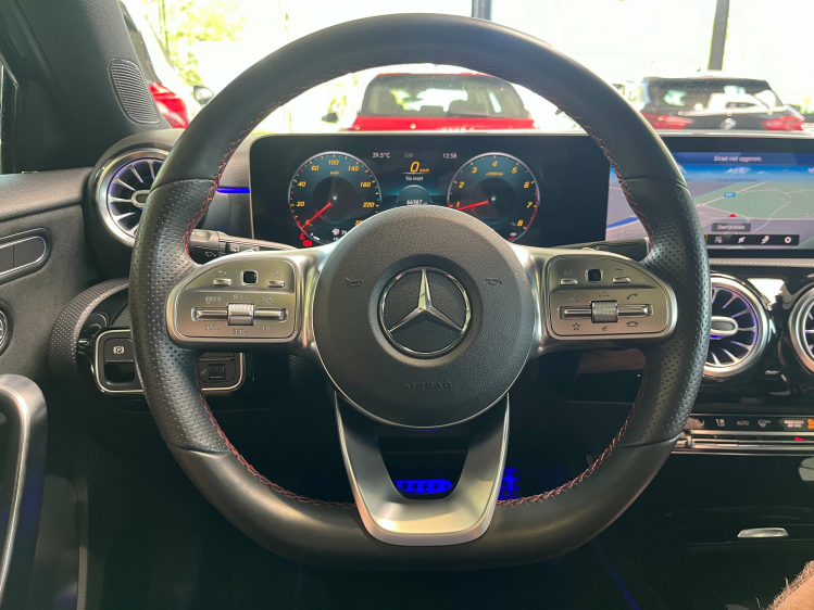 Mercedes-Benz A 180 A 180 7G-DCT AMG-PACK Panodak/Sfeerverlichting/... Leconte Motors