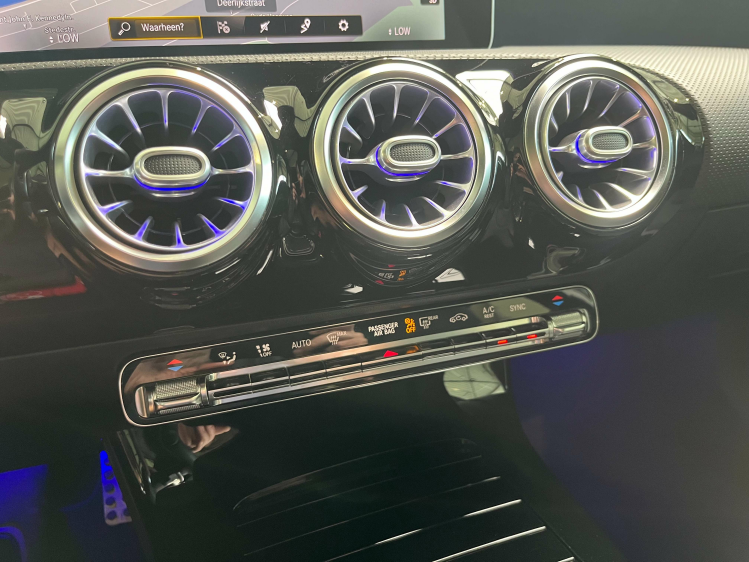 Mercedes-Benz A 180 A 180 7G-DCT AMG-PACK Panodak/Sfeerverlichting/... Leconte Motors