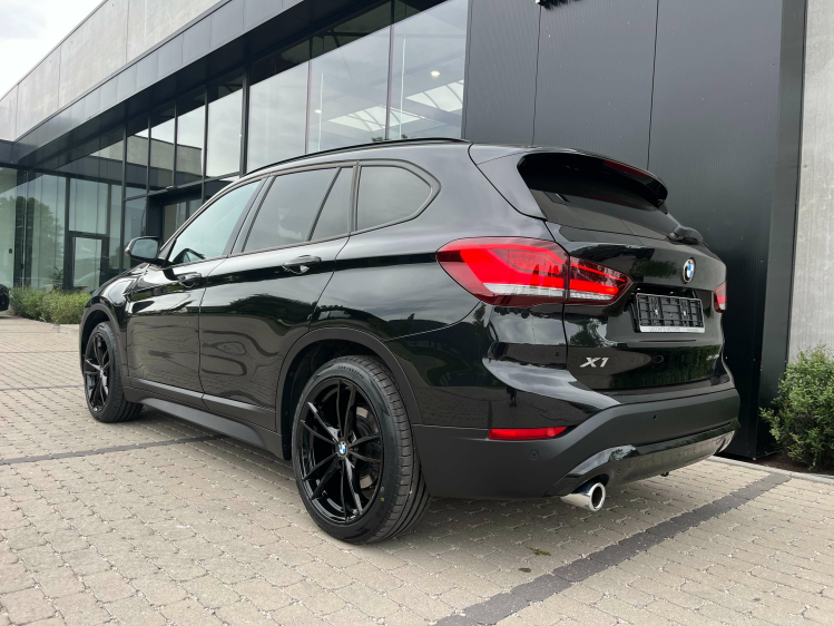 BMW X1 X1 xDrive25e Panodak/Carplay/Leder/Sfeerverlichtin Leconte Motors