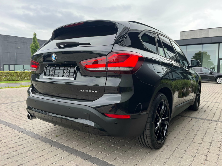 BMW X1 X1 xDrive25e Panodak/Carplay/Leder/Sfeerverlichtin Leconte Motors