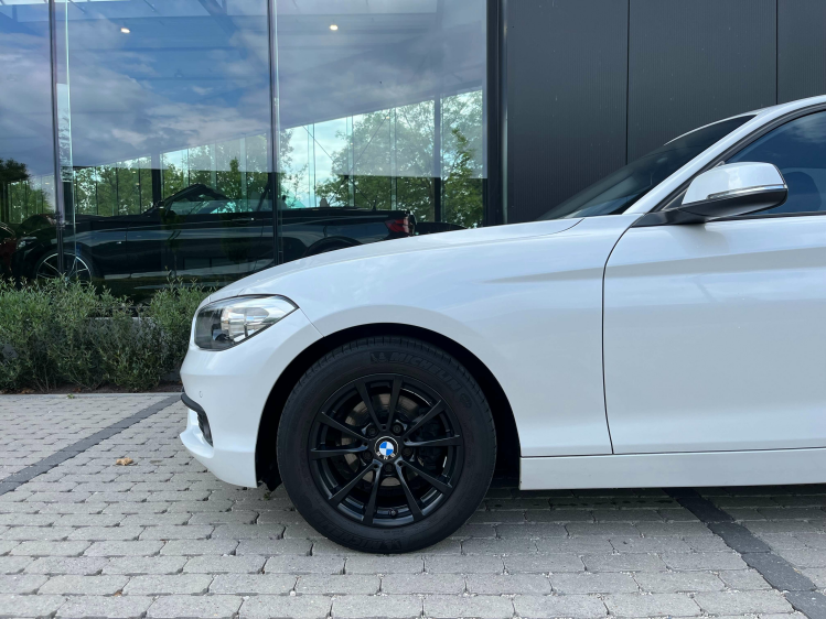BMW 116 116i Hatchback Navigatie/Leder/Cruise/PDC/BLTH...! Leconte Motors