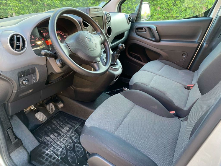 Citroen Berlingo 1.6HDI Lichte Vracht 3-zit 31.000km Gps/Trekhaak! Leconte Motors