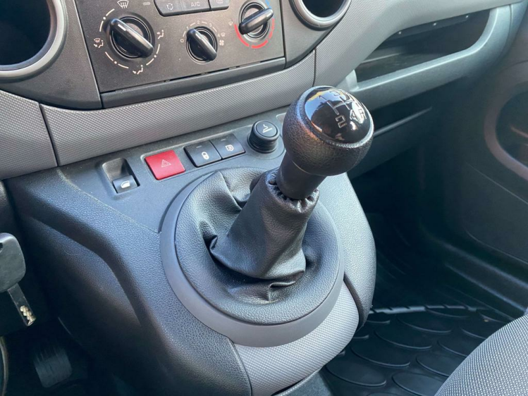 Citroen Berlingo 1.6HDI Lichte Vracht 3-zit 31.000km Gps/Trekhaak! Leconte Motors