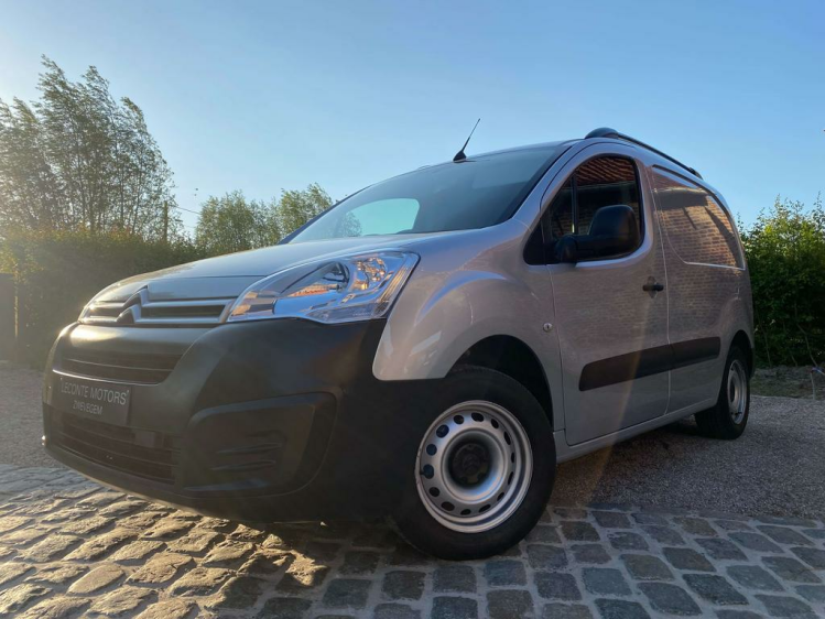 Citroen Berlingo 1.6HDI Lichte Vracht 3-zit 31.000km Gps/Trekhaak! Leconte Motors