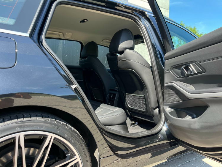 BMW 318 318iA Touring Facelift Widescreen/Sportzetels/CRPL Leconte Motors