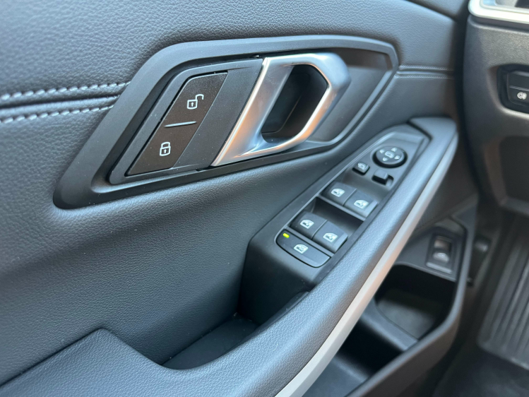 BMW 318 318iA Touring Facelift Widescreen/Sportzetels/CRPL Leconte Motors