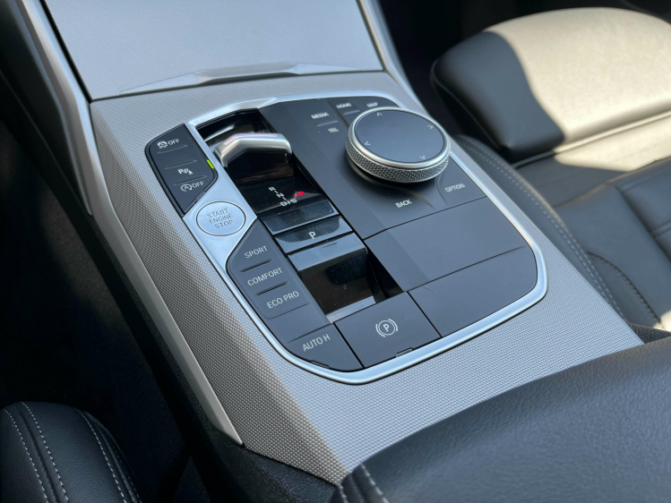 BMW 318 318iA Touring Facelift Widescreen/Sportzetels/CRPL Leconte Motors