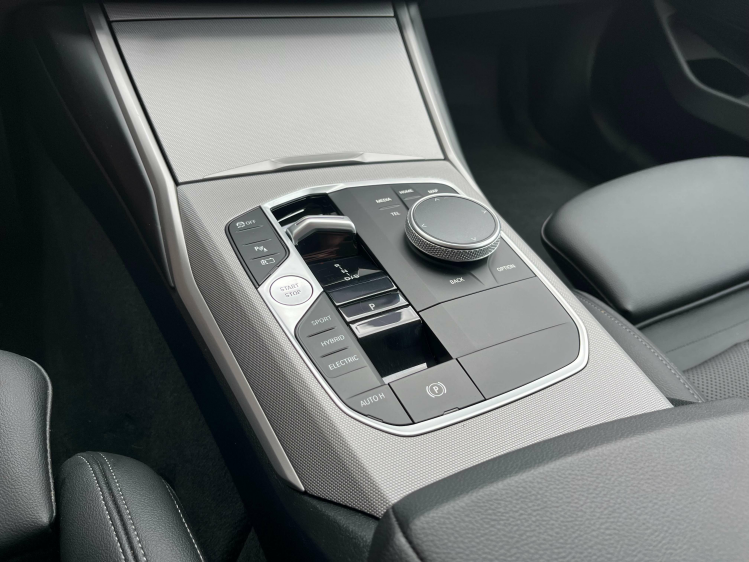 BMW 320 320e Touring Hybrid Facelift Widescreen/Sporzetels Leconte Motors