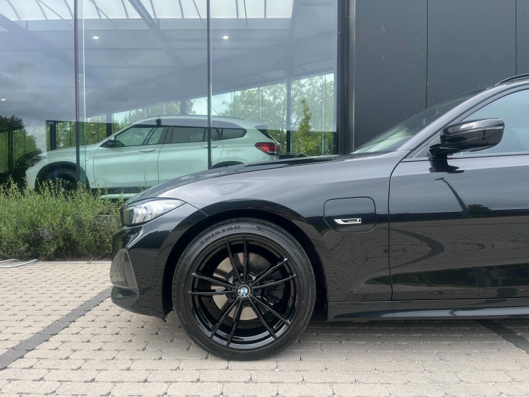 BMW 320 320e Touring Hybrid Facelift Widescreen/Sporzetels Leconte Motors