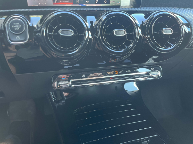 Mercedes-Benz A 180 A 180iA DCT Berline LED/Widescreen/Zetelverwarming Leconte Motors