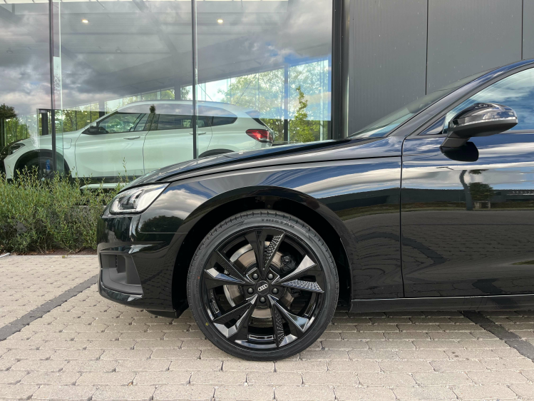 Audi A4 A4 Avant 30 TDI S-Tronic Virtual/LED/Leder/...!! Leconte Motors