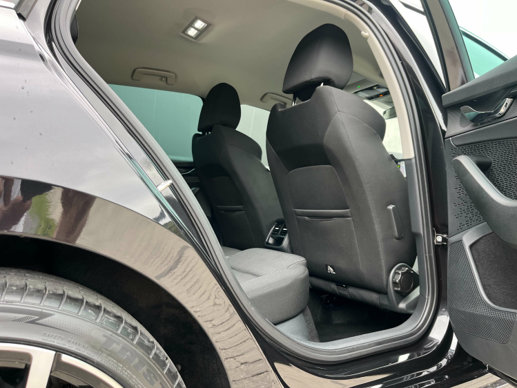 Skoda Octavia Octavia Combi 1.0 TSI Virtual/Camera/Carplay/ACC.. Leconte Motors