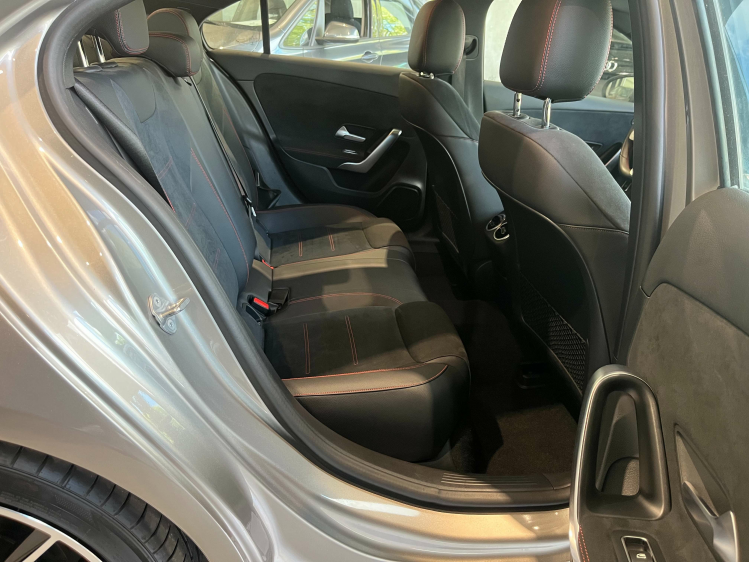 Mercedes-Benz A 180 A 180 dA DCT AMG Line LED/Widescreen/Camera/...!! Leconte Motors