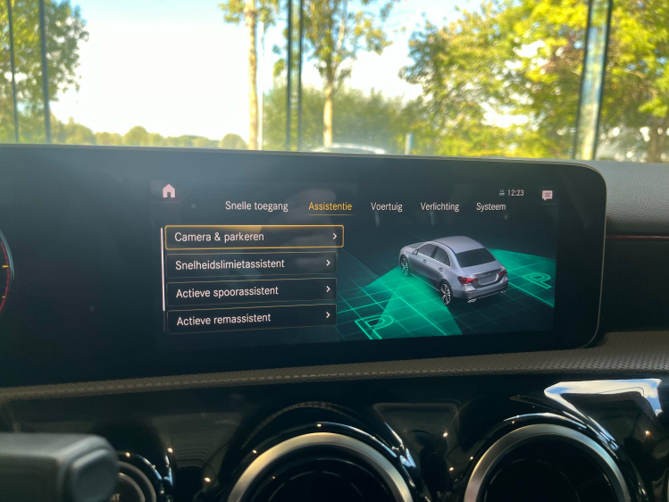 Mercedes-Benz A 180 A 180 dA DCT AMG Line LED/Widescreen/Camera/...!! Leconte Motors