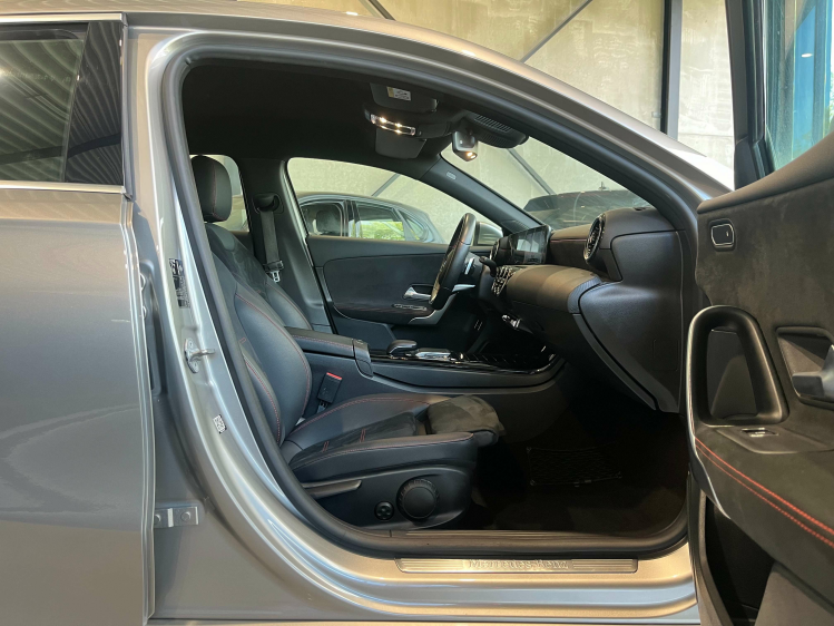 Mercedes-Benz A 180 A 180 dA DCT AMG Line LED/Widescreen/Camera/...!! Leconte Motors