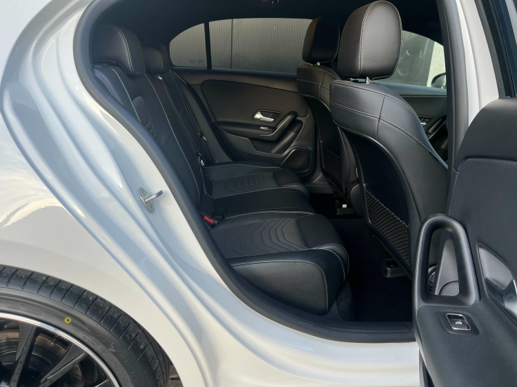 Mercedes-Benz A 180 A 180 7G-DCT Full-LED/Leder/Sportzetels/Camera/... Leconte Motors