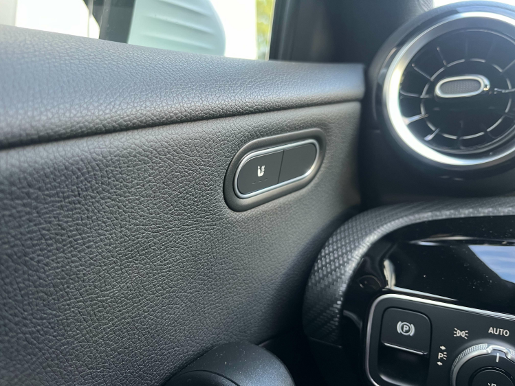 Mercedes-Benz A 180 A 180 7G-DCT Full-LED/Leder/Sportzetels/Camera/... Leconte Motors