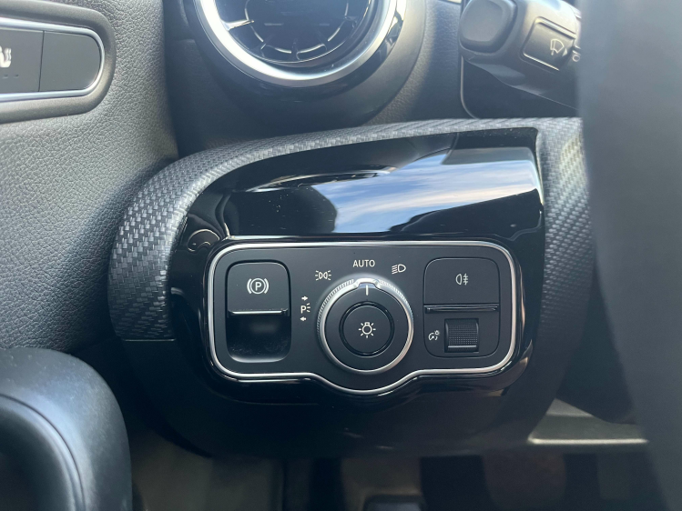 Mercedes-Benz A 180 A 180 7G-DCT Full-LED/Leder/Sportzetels/Camera/... Leconte Motors