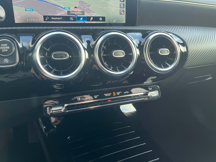 Mercedes-Benz A 180 A 180 7G-DCT Full-LED/Leder/Sportzetels/Camera/... Leconte Motors