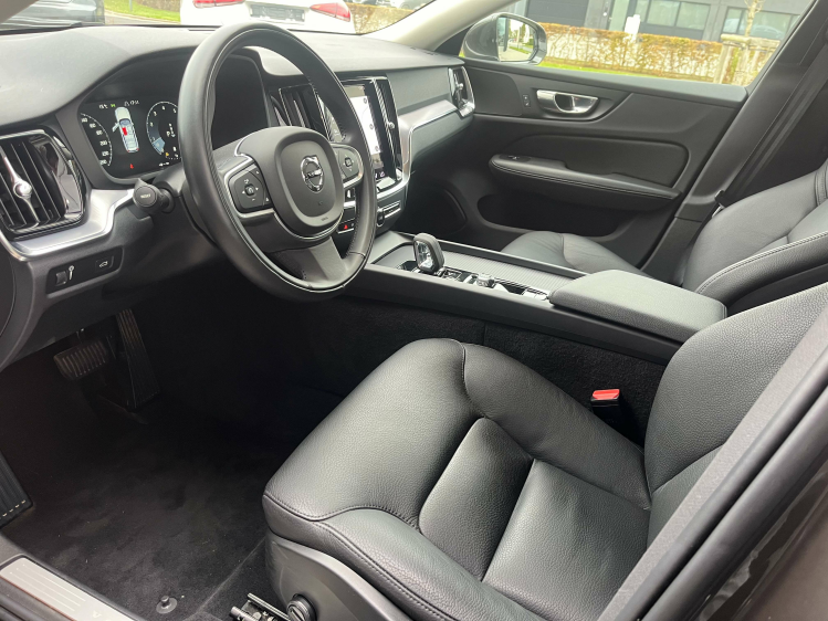 Volvo V60 V60 B3 Geartronic Momentum Pro Leder/Camera/Carply Leconte Motors