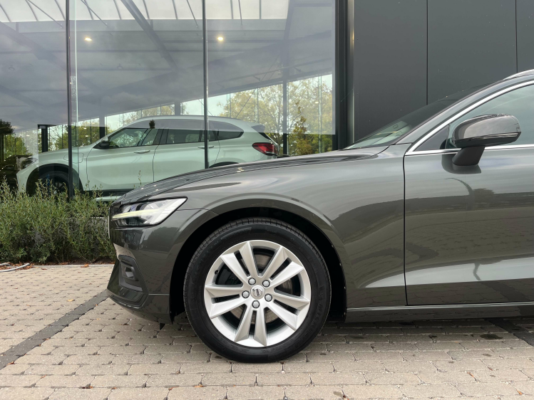 Volvo V60 V60 B3 Geartronic Momentum Pro Leder/Camera/Carply Leconte Motors