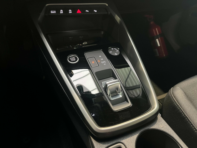Audi A3 A3 30 TFSI Berline S-tronic S-line LED/Carplay/B&O Leconte Motors