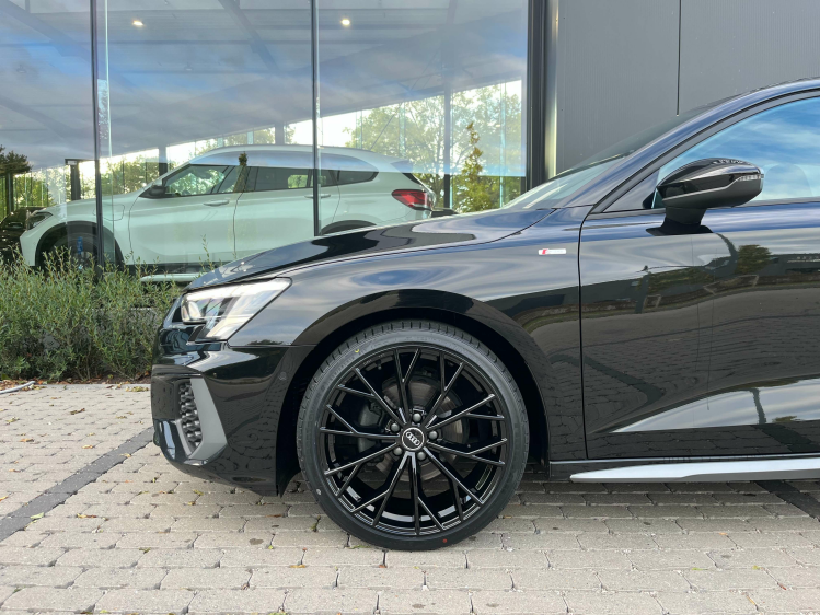 Audi A3 A3 30 TFSI Berline S-tronic S-line LED/Carplay/B&O Leconte Motors
