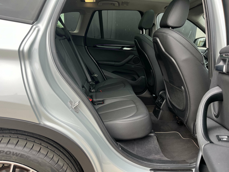BMW X1 X1 sDrive18i Full-LED/Panodak/Lederen-Sportzetels Leconte Motors