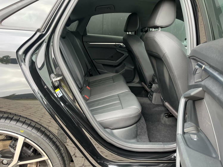 Audi A3 A3 30 TFSI S-Tronic Berline S-Line Leder/Carplay!! Leconte Motors