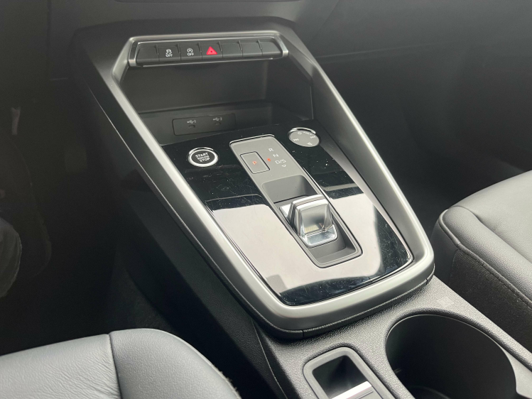 Audi A3 A3 30 TFSI S-Tronic Berline S-Line Leder/Carplay!! Leconte Motors