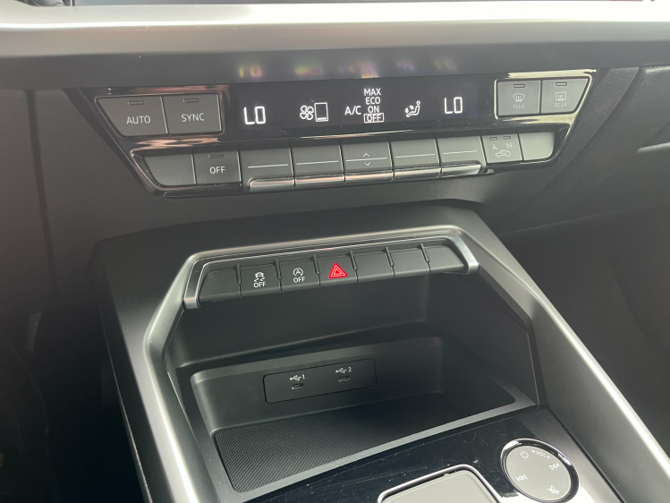 Audi A3 A3 30 TFSI S-Tronic Berline S-Line Leder/Carplay!! Leconte Motors