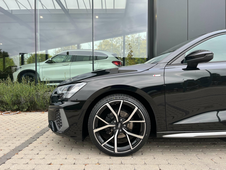 Audi A3 A3 30 TFSI S-Tronic Berline S-Line Leder/Carplay!! Leconte Motors