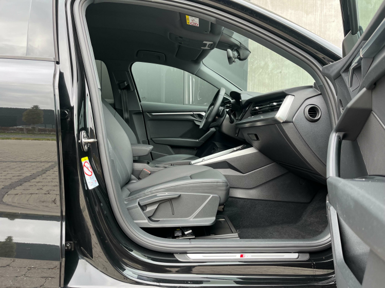 Audi A3 A3 30 TFSI S-Tronic Berline S-Line Leder/Carplay!! Leconte Motors