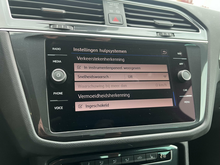 Volkswagen Tiguan Tiguan 1.5 TSI DSG Navigatie/Camera/Carplay/ACC/.. Leconte Motors