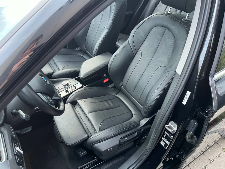 BMW X1 X1 sDrive18iA X-Line LED/Panodak/Leder/Sportzetels Leconte Motors