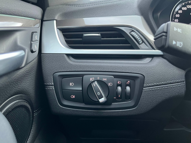 BMW X1 X1 sDrive18iA X-Line LED/Panodak/Leder/Sportzetels Leconte Motors