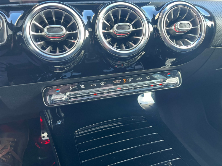 Mercedes-Benz CLA 180 CLA 180 SB DCT AMG-Pack Pano/Sfeerverlicht/Memory Leconte Motors