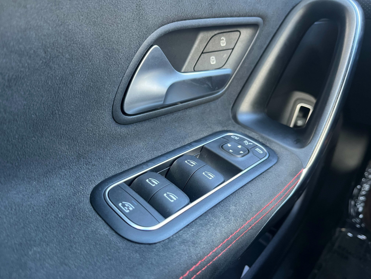 Mercedes-Benz CLA 180 CLA 180 SB DCT AMG-Pack Pano/Sfeerverlicht/Memory Leconte Motors