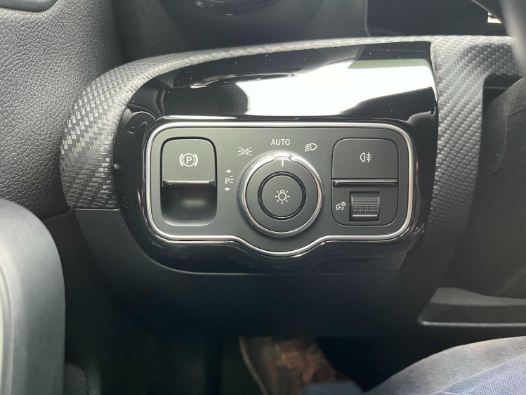 Mercedes-Benz A 180 A 180 7G-DCT Facelift Widescreen/LED/Sportzetels Leconte Motors