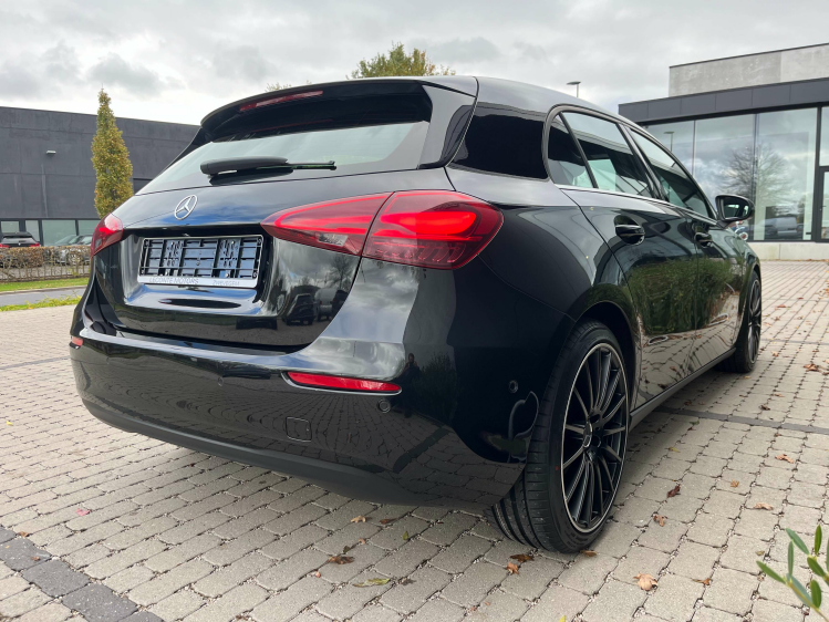 Mercedes-Benz A 180 A 180 7G-DCT Facelift Widescreen/LED/Sportzetels Leconte Motors