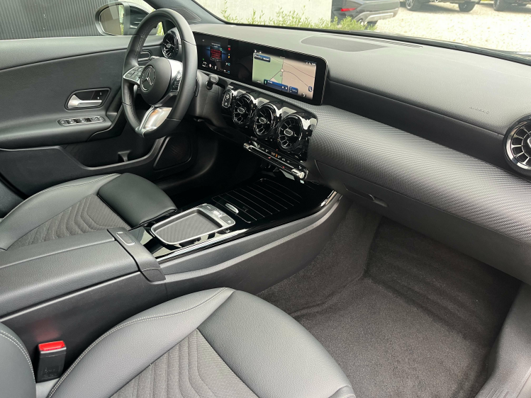 Mercedes-Benz A 180 A 180 7G-DCT Facelift Widescreen/LED/Sportzetels Leconte Motors