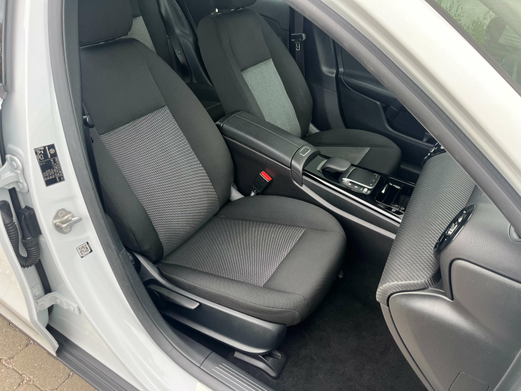 Mercedes-Benz A 180 A 180 7G-DCT Berline Full-LED/Widescreen/Camera/.. Leconte Motors