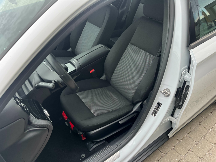 Mercedes-Benz A 180 A 180 7G-DCT Berline Full-LED/Widescreen/Camera/.. Leconte Motors