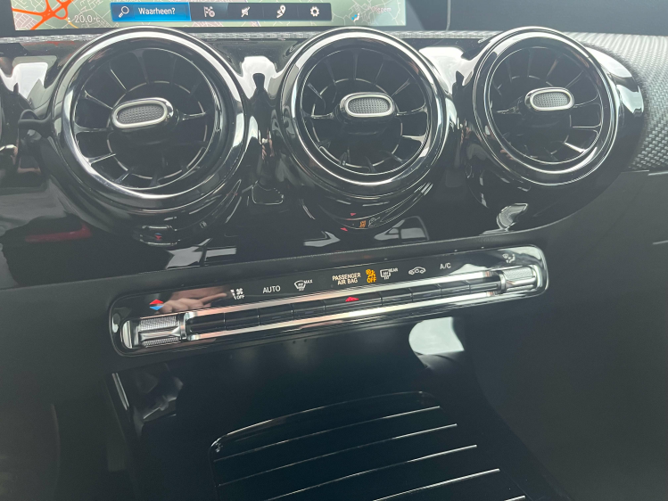 Mercedes-Benz A 180 A 180 7G-DCT Berline Full-LED/Widescreen/Camera/.. Leconte Motors