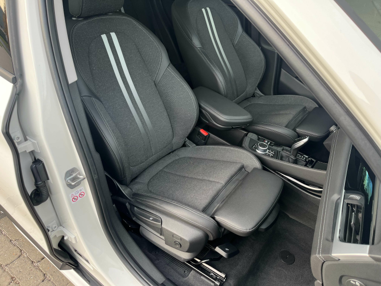 BMW X1 X1 sDrive18dA Sport-Pack LED/Sportzetels/Camera/.. Leconte Motors