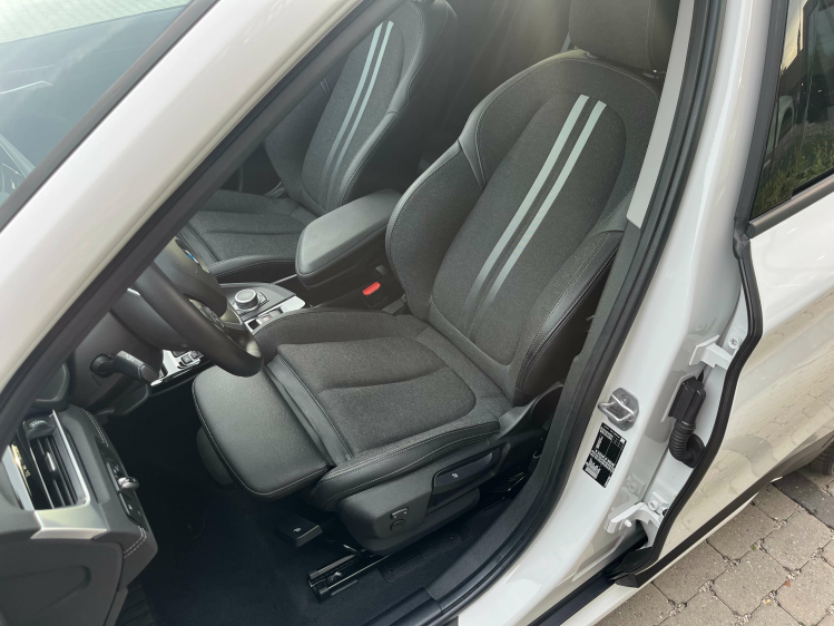 BMW X1 X1 sDrive18dA Sport-Pack LED/Sportzetels/Camera/.. Leconte Motors