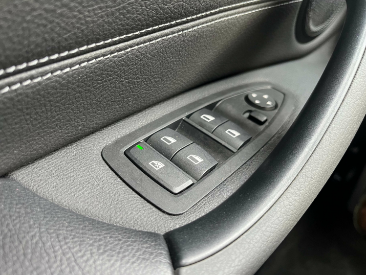 BMW X1 X1 sDrive18dA Sport-Pack LED/Sportzetels/Camera/.. Leconte Motors