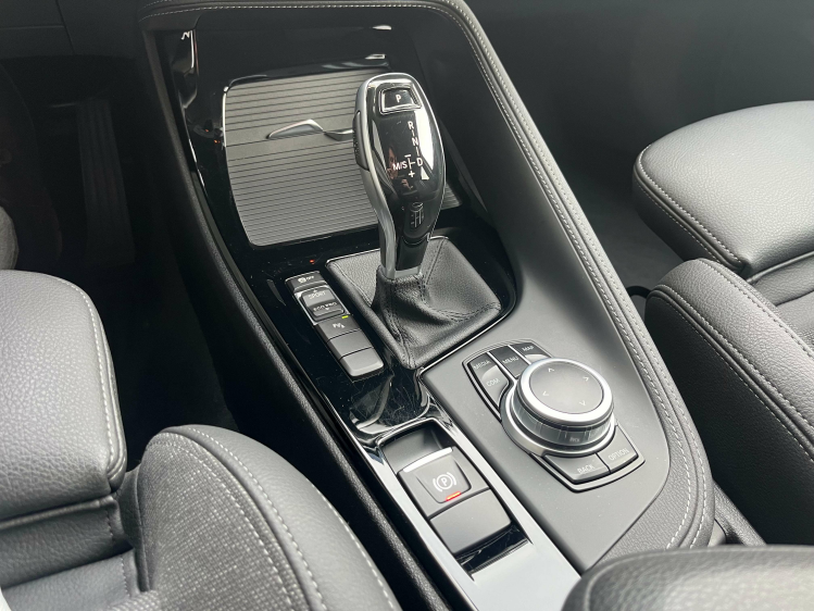 BMW X1 X1 sDrive18dA Sport-Pack LED/Sportzetels/Camera/.. Leconte Motors